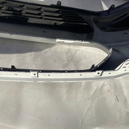 Ford Courier Ön Tampon Sis Delikli ET76-17K819-FK En Uygun Oto Parça