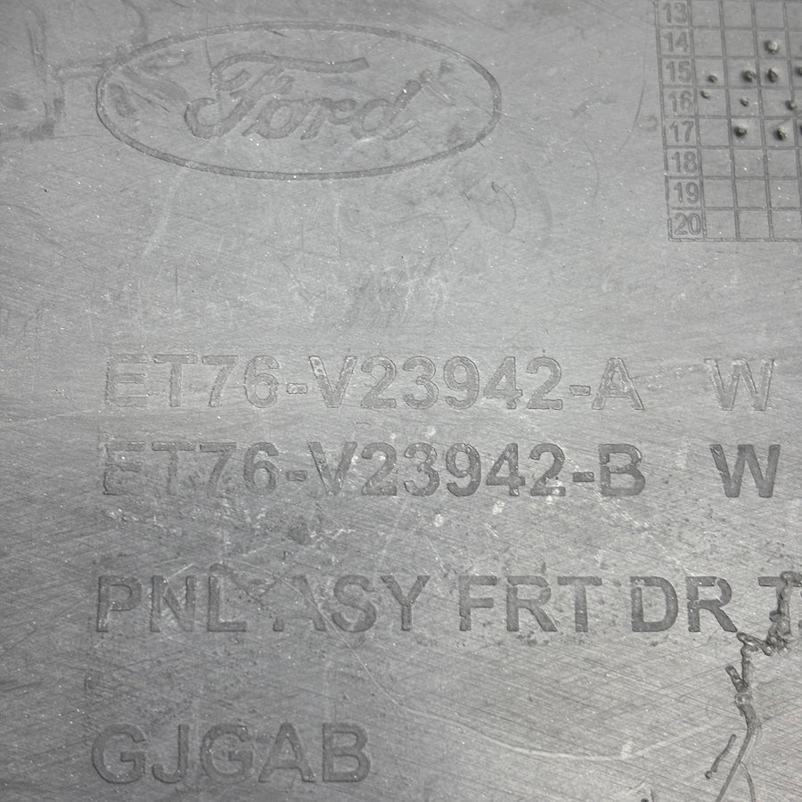 Ford Courier Sağ Ön Kapı İç Döşemesi ET76-V23942-A