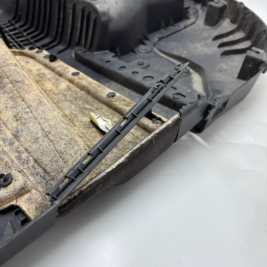 Ford Courier Sağ Ön Kapı İç Döşemesi ET76-V23942-A