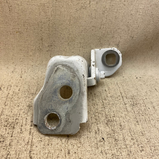 Ford Courier Sol Alt Kapı Menteşesi BB53-7822811-AH