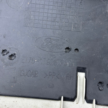 Ford Courier Arka Sağ Tampon Köşe ET76-17926