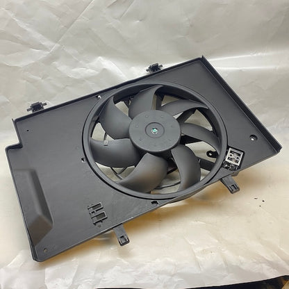 Ford Courier/Fiesta/B-Max 1.5 Dizel Radyatör Fan Motoru ET76-8C607GB En Uygun Oto Parça