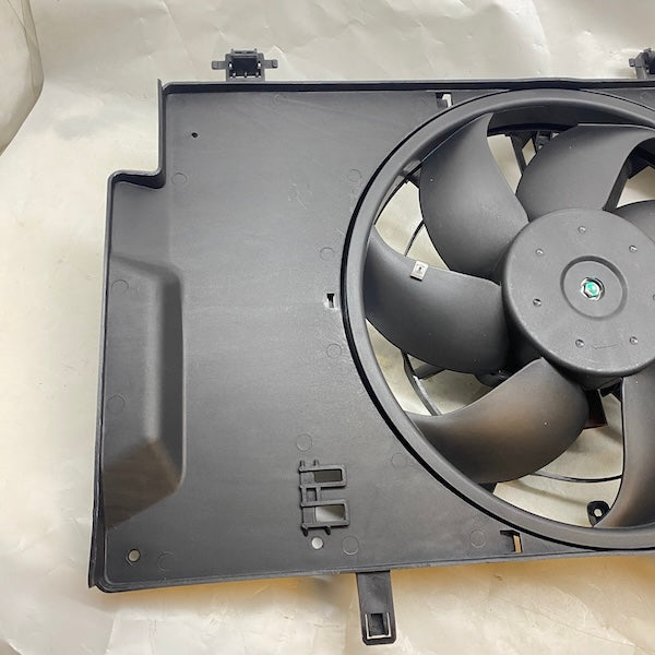 Ford Courier/Fiesta/B-Max 1.5 Dizel Radyatör Fan Motoru ET76-8C607GB En Uygun Oto Parça