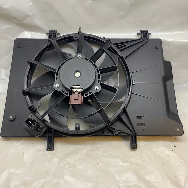 Ford Courier/Fiesta/B-Max 1.5 Dizel Radyatör Fan Motoru ET76-8C607GB En Uygun Oto Parça