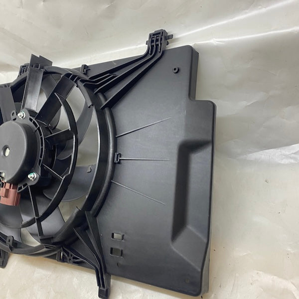 Ford Courier/Fiesta/B-Max 1.5 Dizel Radyatör Fan Motoru ET76-8C607GB En Uygun Oto Parça