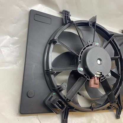 Ford Courier/Fiesta/B-Max 1.5 Dizel Radyatör Fan Motoru ET76-8C607GB En Uygun Oto Parça