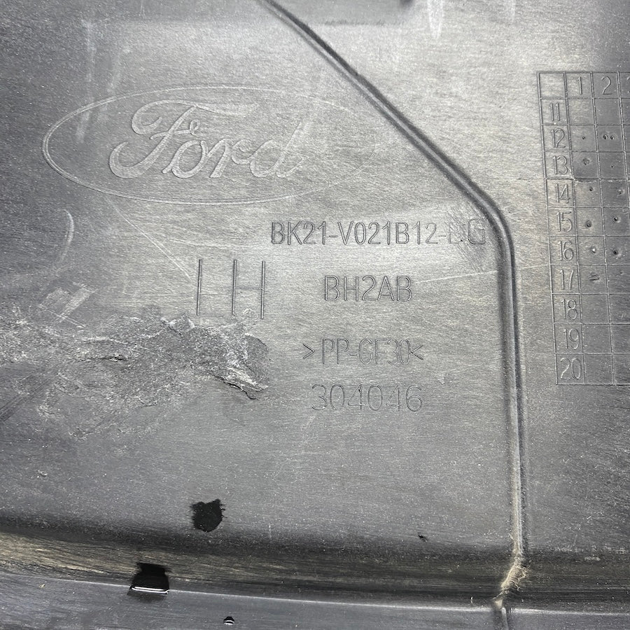Ford Custom Cam Önü Izgarası Alt Tablası BK21-V021B12 - En Uygun Oto Parça