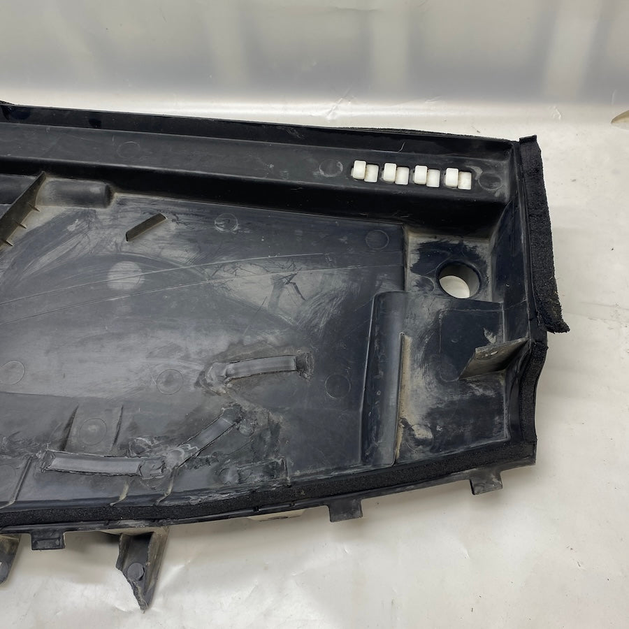 Ford Custom Cam Önü Izgarası Alt Tablası BK21-V021B12 - En Uygun Oto Parça