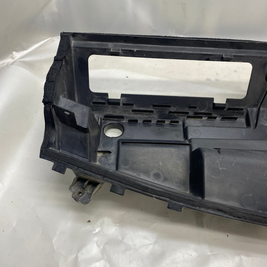 Ford Custom Cam Önü Izgarası Alt Tablası BK21-V021B12 - En Uygun Oto Parça