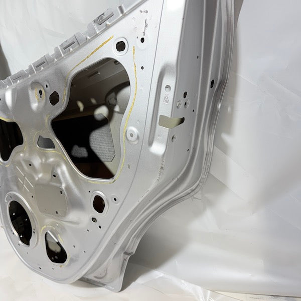 Ford EcoSport Sağ Arka Kapı HN15-N24720-AD Orijinal Çıkma En Uygun Oto Parça