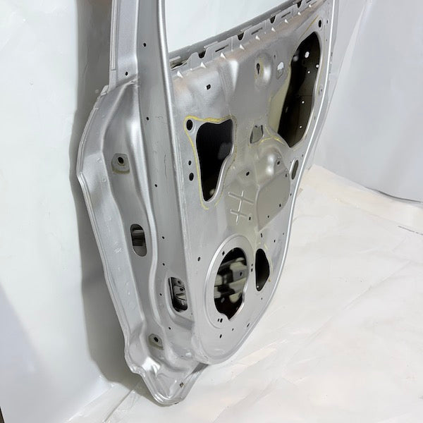 Ford EcoSport Sağ Arka Kapı HN15-N24720-AD Orijinal Çıkma En Uygun Oto Parça