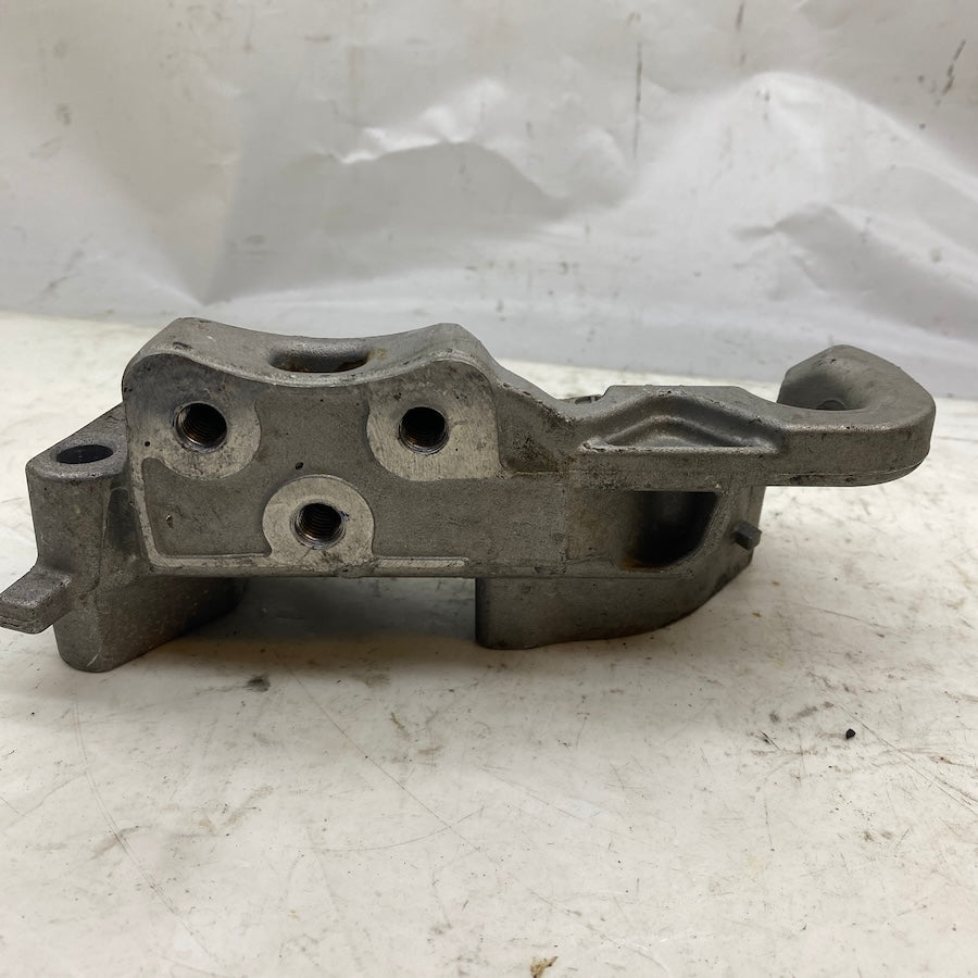 Ford Fiesta 1.6 Tdci Motor Takozu Kapağı Bağlantı Braketi 7V2Q-6030-BB