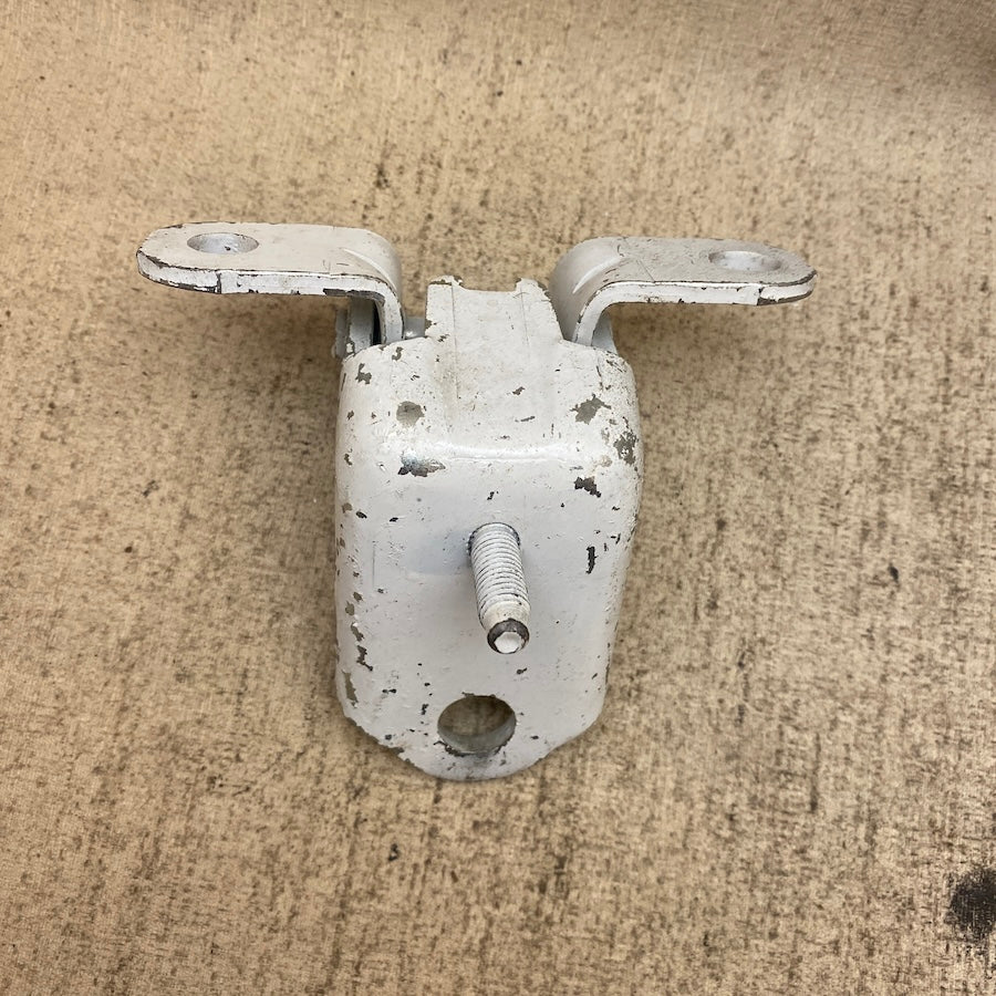 Ford Fiesta Alt Arka Kapı Menteşesi 156AHD4E