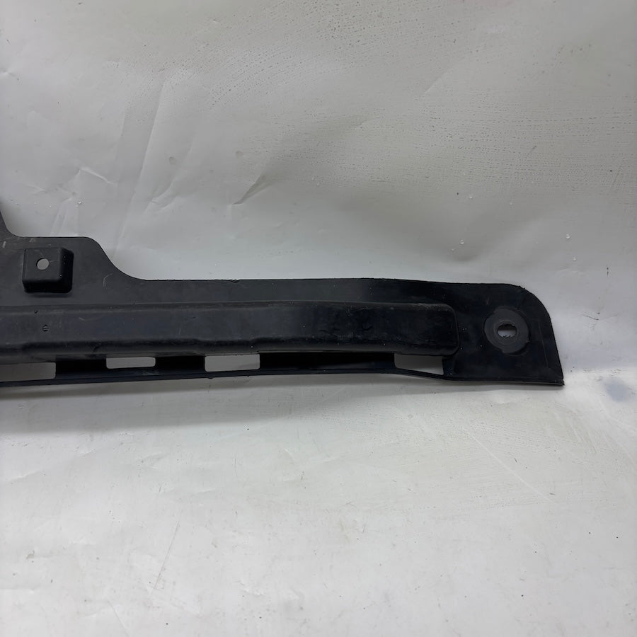 Ford Fiesta Arka Tampon Orta Braket 8A61-17B861-A - En Uygun Oto Parça
