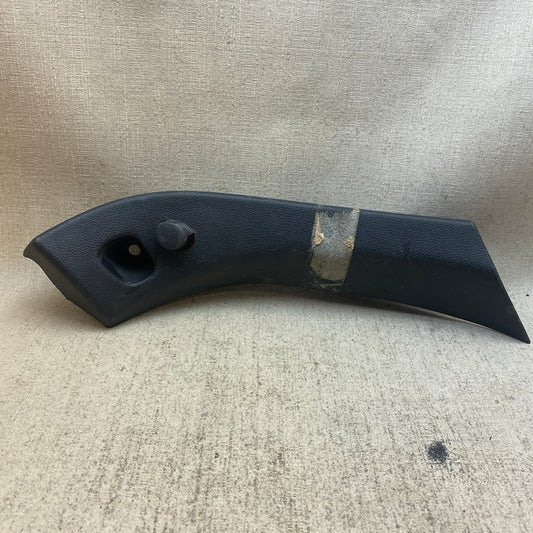 Ford Fiesta Bagaj Panzilot Tutucu Kapağı 8A61-B42907-A