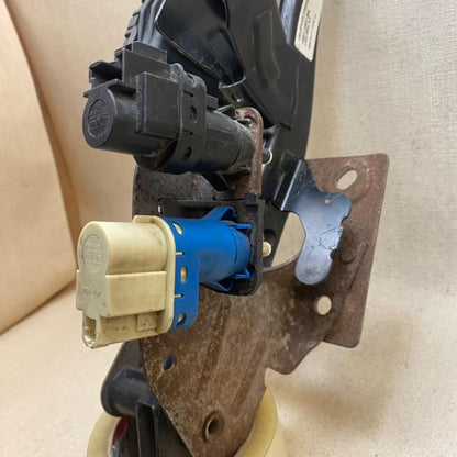 Ford Fiesta Gaz Pedalı / Fren Pedalı ve Braketi  4M51 2467 BN