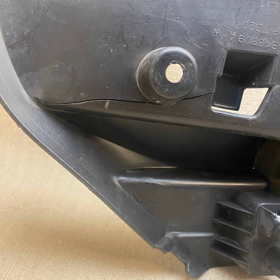 Ford Fiesta Mk7 Bagaj içi sol döşeme 8A61-B46809