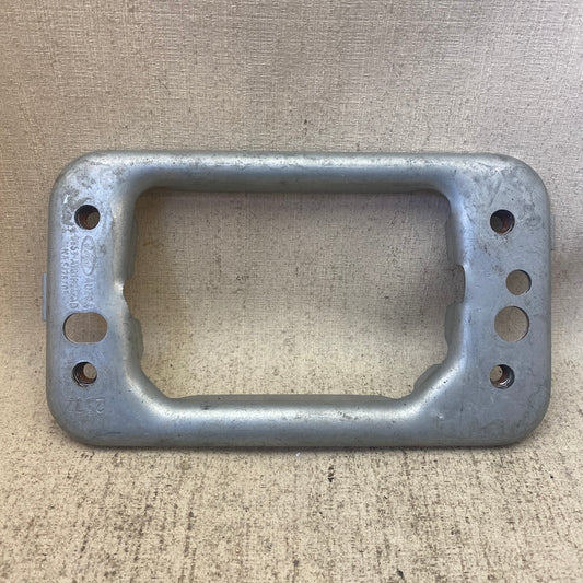Ford Fiesta Mk7 Tampon Montaj Plakası 8V51-A101B94-AD