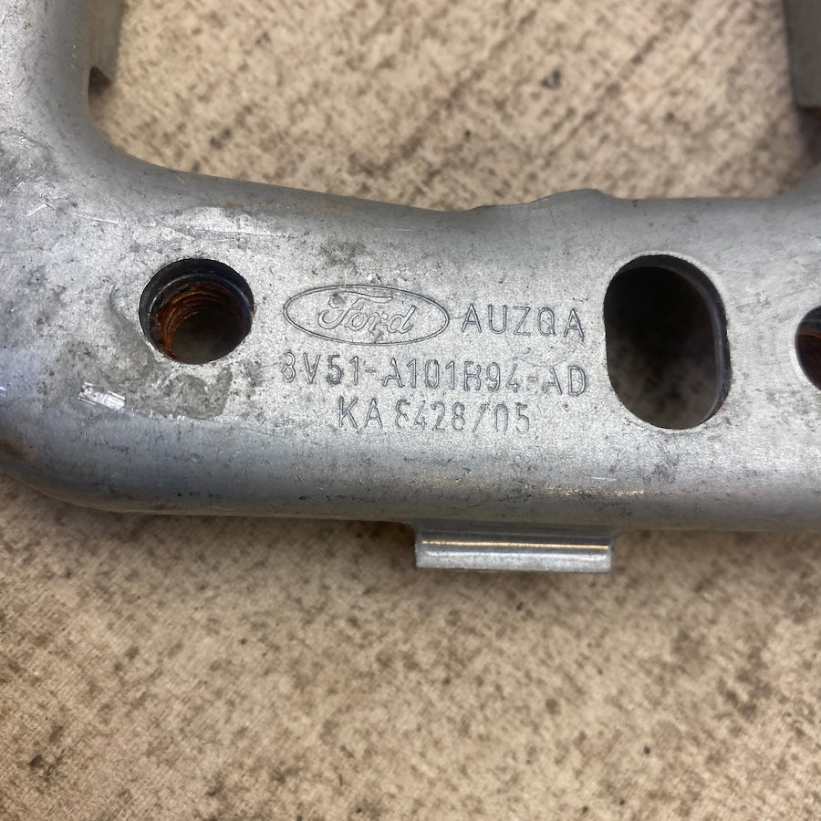 Ford Fiesta Mk7 Tampon Montaj Plakası 8V51-A101B94-AD