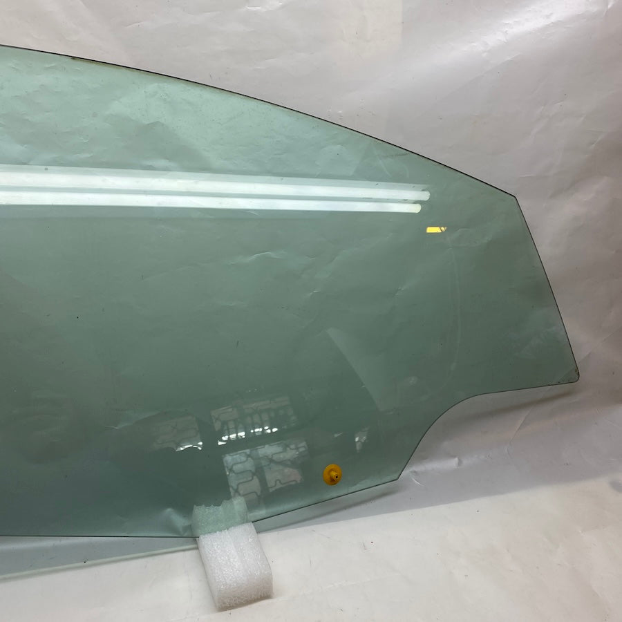 Ford Fiesta Ön Sağ Kapı Camı 8A61-A21410 Orijinal Çıkma
