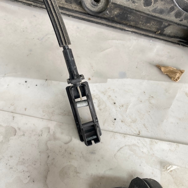 Ford Fiesta Ön Sağ Kapı İskeleti/Cam Mekanizması 2008-2017 En Uygun Oto Parça