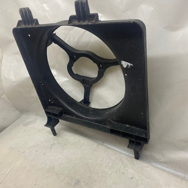 Ford Fiesta Radyatör Fan Davlumbazı 1.3cc 96FB8146AF En Uygun Oto Parça