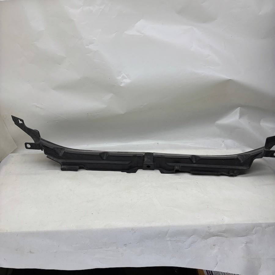 Ford Fiesta Radyatör Üst Kaplama C1BB-A001-A04-A