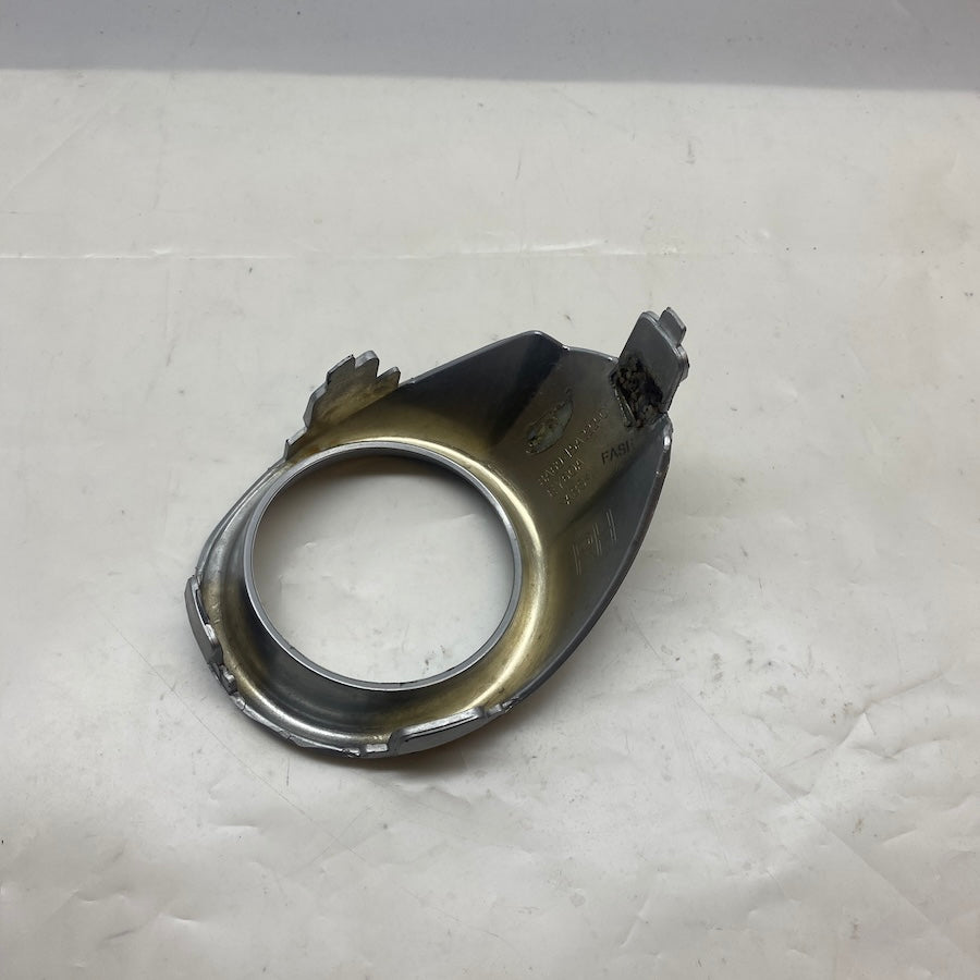 Ford Fiesta Sağ Sis Far Çerçevesi 8A69-15A222-C