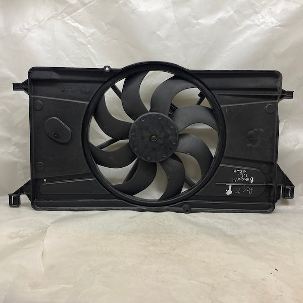 Ford Focus 1.6i/C-Max Radyatör Soğutma Fanı 3M51-8C607-EC En Uygun Oto Parça