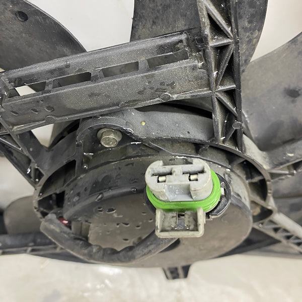 Ford Focus 1.6i/C-Max Radyatör Soğutma Fanı 3M51-8C607-EC En Uygun Oto Parça