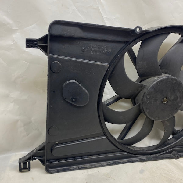 Ford Focus 1.6i/C-Max Radyatör Soğutma Fanı 3M51-8C607-EC En Uygun Oto Parça