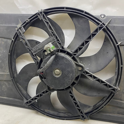 Ford Focus 1.6i/C-Max Radyatör Soğutma Fanı 3M51-8C607-EC En Uygun Oto Parça