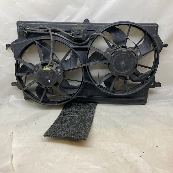 Ford Focus 1 Radyatör Fanı Çift Motorlu YS4H8C607AA Orijinal Çıkma En Uygun Oto Parça