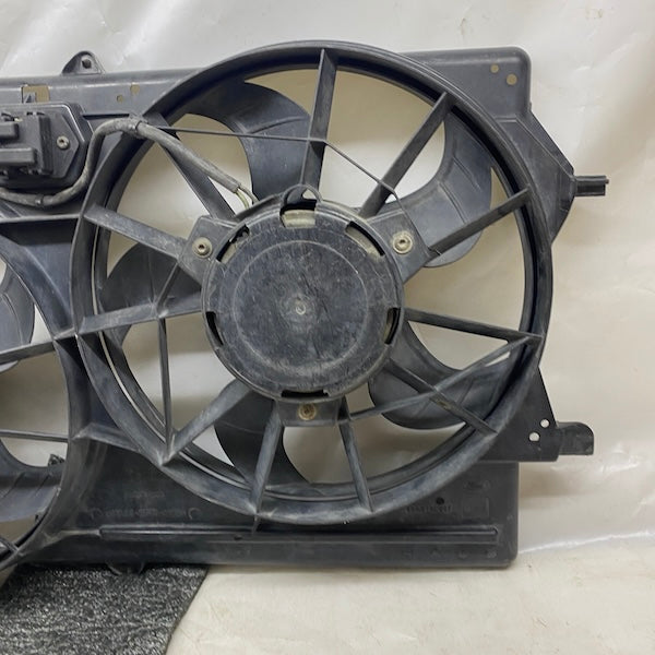 Ford Focus 1 Radyatör Fanı Çift Motorlu YS4H8C607AA Orijinal Çıkma En Uygun Oto Parça