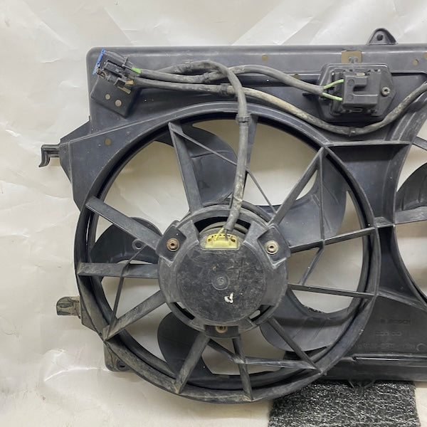 Ford Focus 1 Radyatör Fanı Çift Motorlu YS4H8C607AA Orijinal Çıkma En Uygun Oto Parça