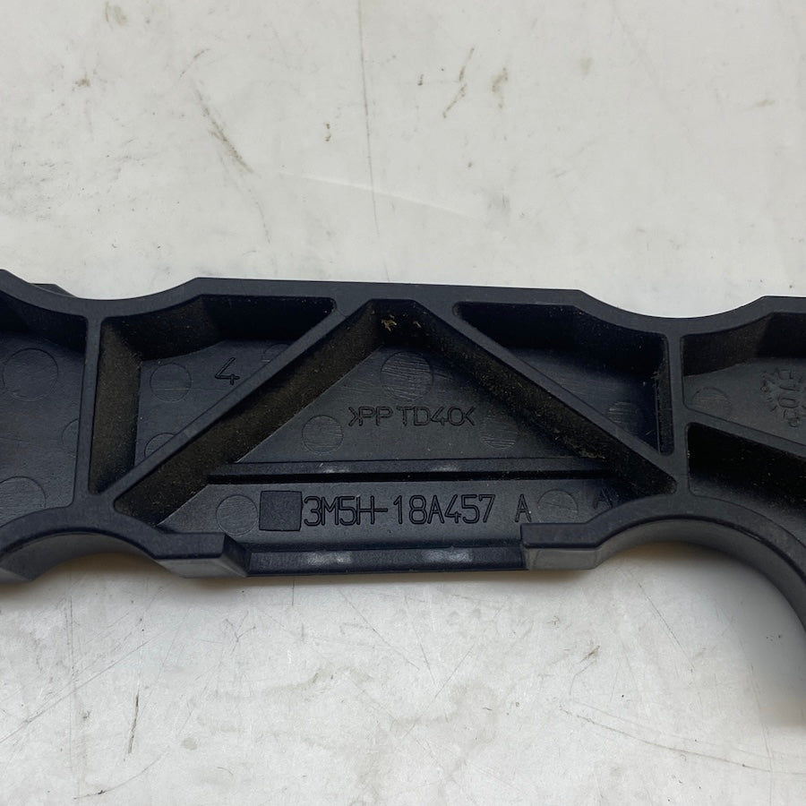 Ford Focus 2 Kalorifer iç braketi 3M5H-18A457