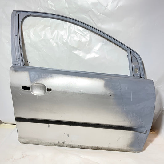 Ford Focus 2 Sağ Ön Kapı 2005-2008 Orijinal Çıkma En Uygun Oto Parça