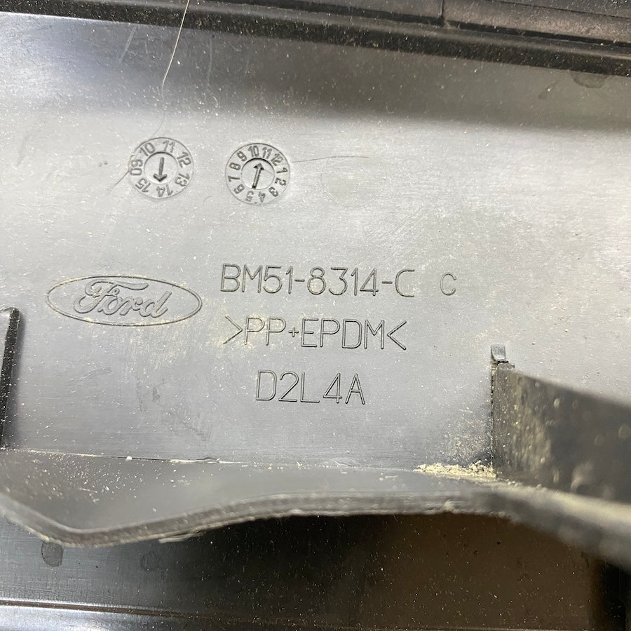 2004-2012 BMW E90 ön panjur iç maskesi – çıkma ve OEM kalite.