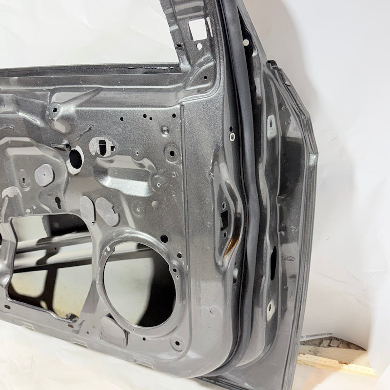 Ford Focus 3 Sol Ön Kapı Füme Renk 2011-2018 Orijinal Çıkma En Uygun Oto Parça