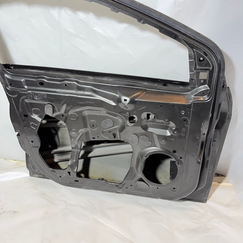Ford Focus 3 Sol Ön Kapı Füme Renk 2011-2018 Orijinal Çıkma En Uygun Oto Parça