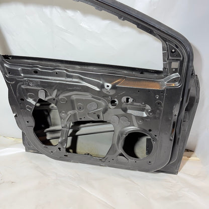 Ford Focus 3 Sol Ön Kapı Füme Renk 2011-2018 Orijinal Çıkma En Uygun Oto Parça