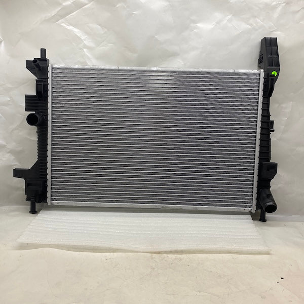 Ford Focus 3/C-Max 1.6 Su Radyatörü BV61-8005 En Uygun Oto Parça