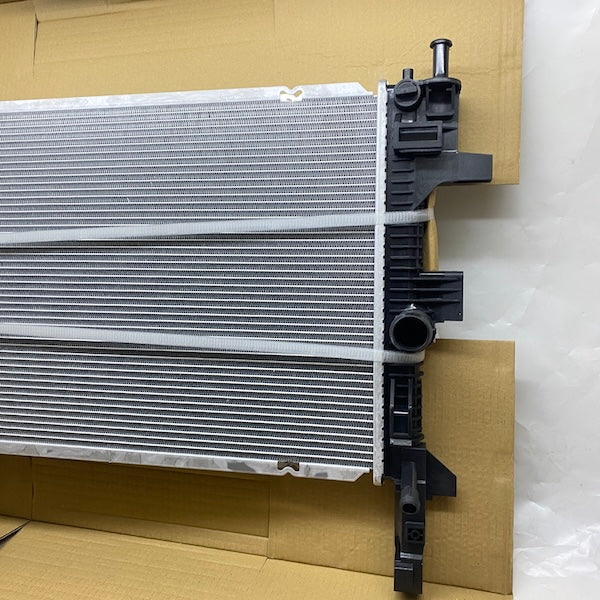 Ford Focus 3/C-Max/Connect Su Radyatörü 1.5 TDCi F1F18005HB En Uygun Oto Parça