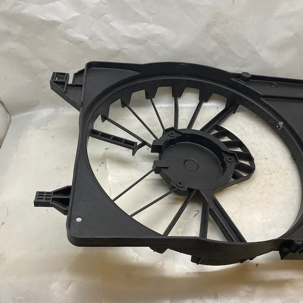 Ford Focus 3/Transit Connect/C-Max Radyatör Fan 8V618C607ED En Uygun Oto Parça