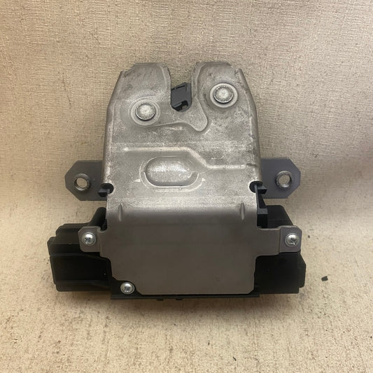 Ford Focus Bagaj Kapağı Kilidi 01041111905
