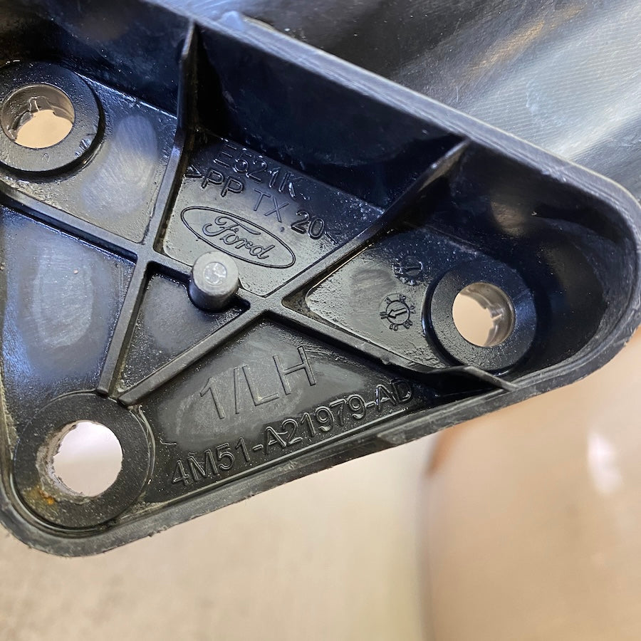Ford Focus İç Kapı Kolu Braketi 4M51-A21979-AD