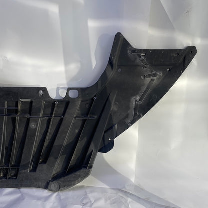 Ford Focus Ön Tampon Alt Muhafaza Radyatör Alt BM51-A8B384A