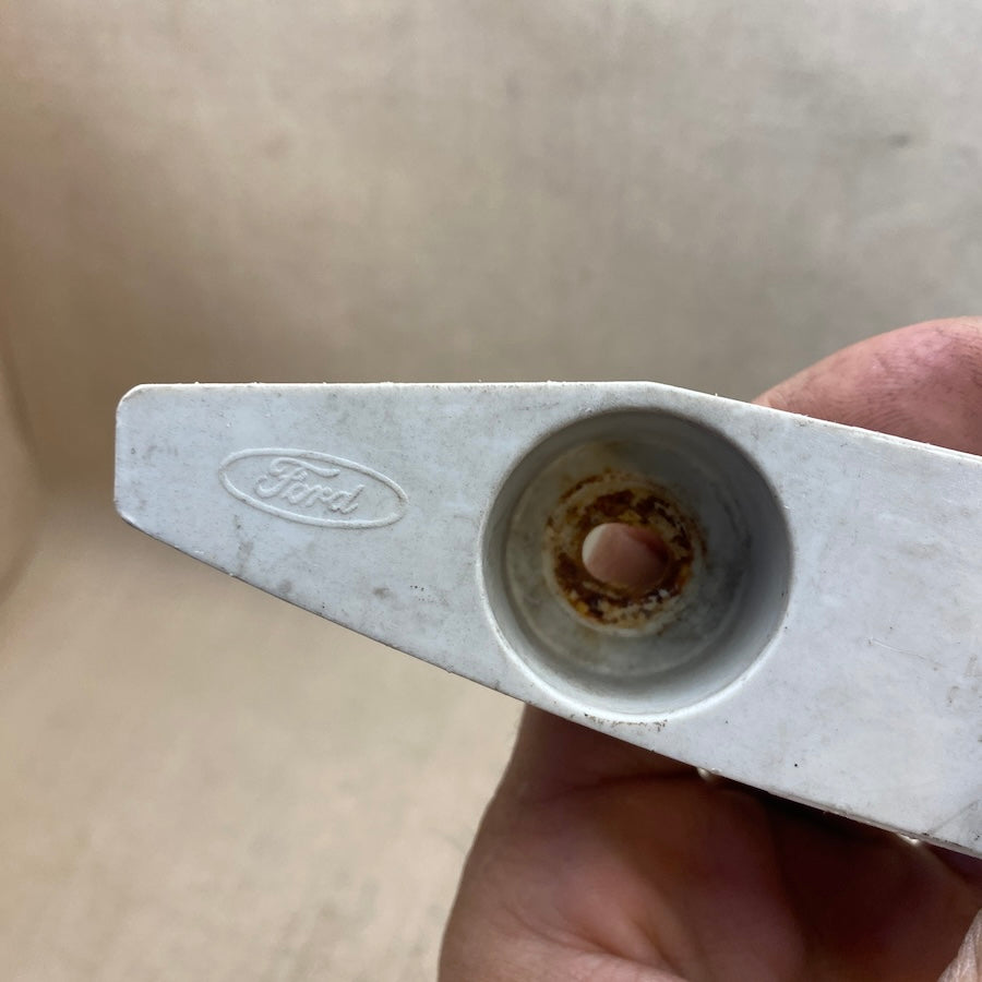 Ford Focus Ön Tampon Bağlantı Braketi 4m51-17d958