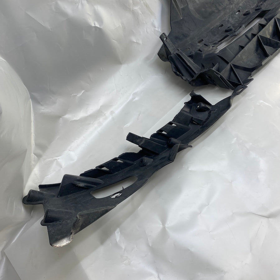 Ford Focus Ön Tampon Bağlantı Braketi BM51-17E778