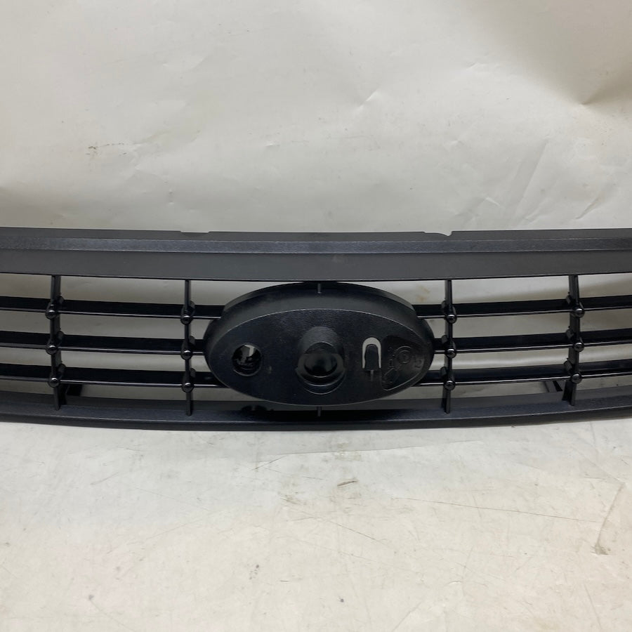 Ford Focus 2008-2011 ön tampon panjur parçası – yeni ithal ürün.